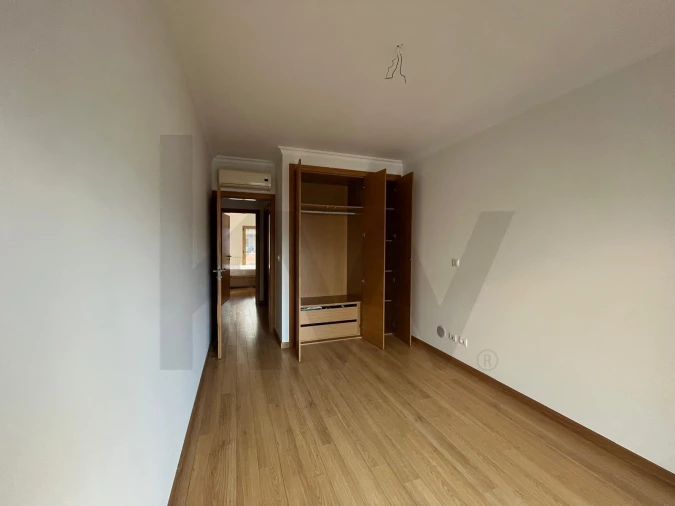 Apartamento T2 para Arrendamento em Ramada e Caneças Foto 18