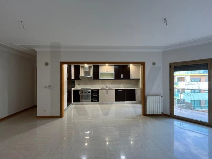 Apartamento T2 para Arrendamento em Ramada e Caneças Foto 3