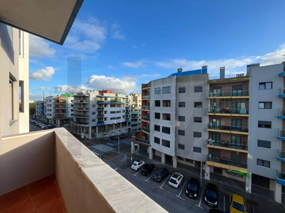 Apartamento T2 para Arrendamento em Ramada e Caneças Foto 14