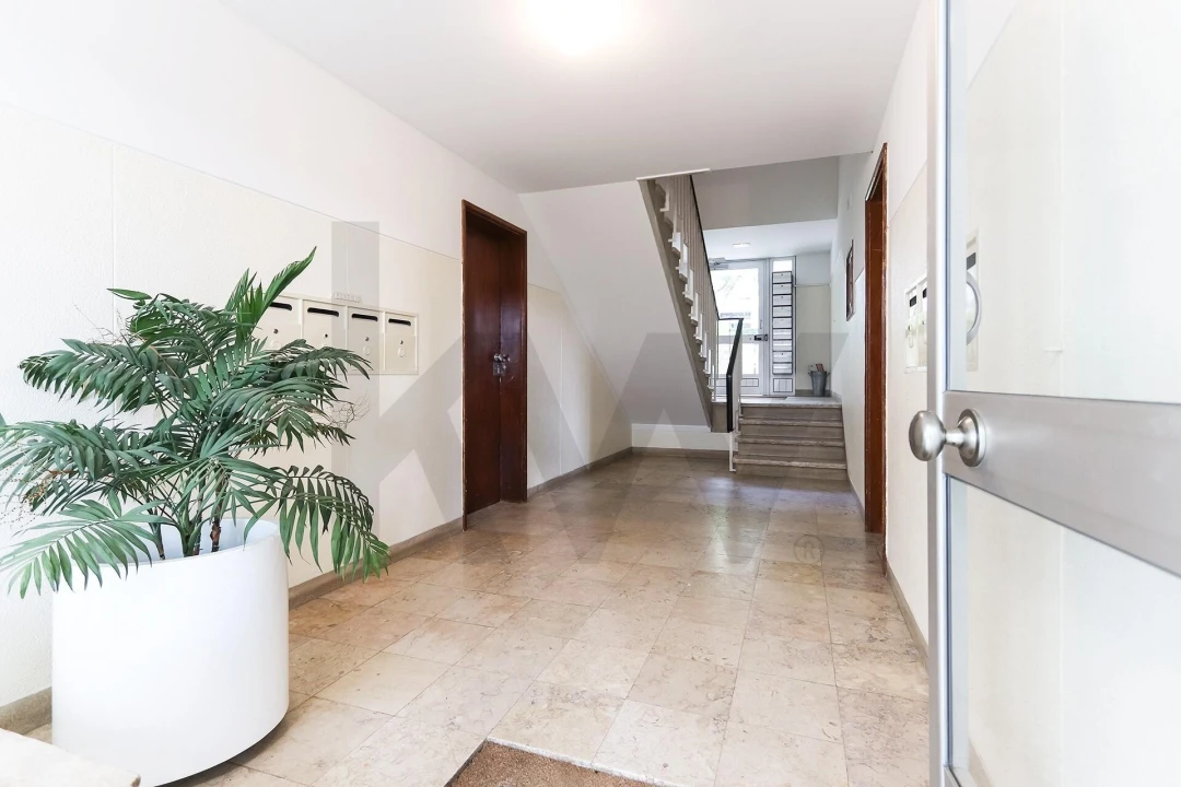 Apartamento T4 para Arrendamento em Águas Livres Foto 7