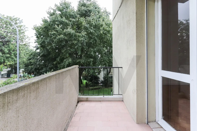 Apartamento T4 para Arrendamento em Águas Livres Foto 14