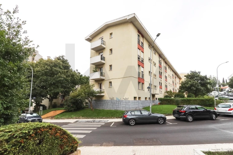 Apartamento T4 para Arrendamento em Águas Livres Foto 19