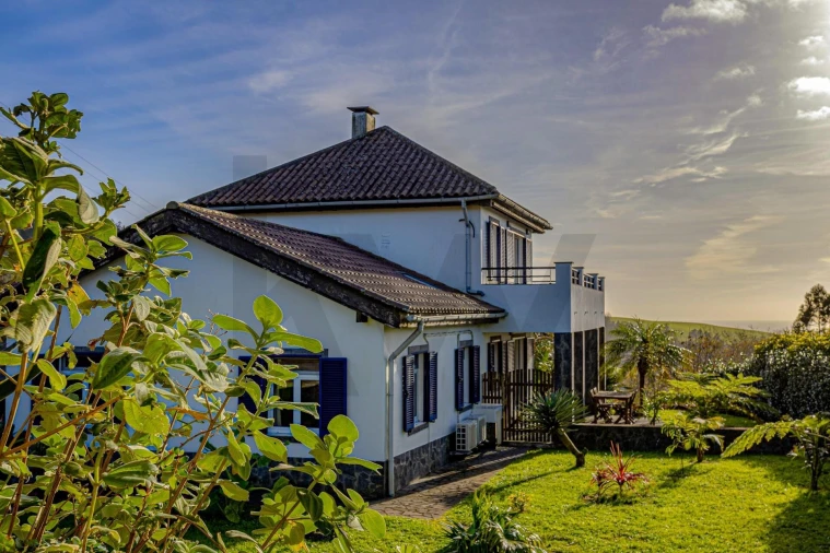 Moradia T3 para Venda em Ginetes Foto 5