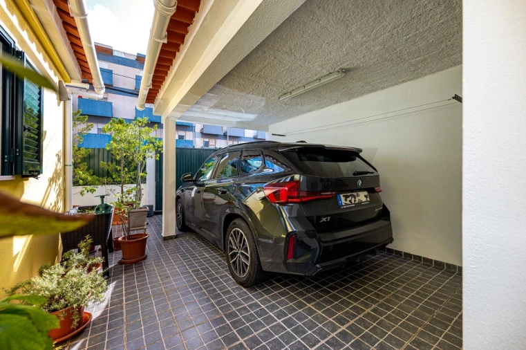 Moradia T3 para Venda em Carnaxide e Queijas Foto 12