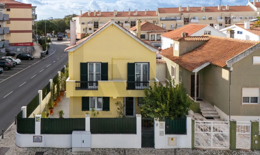 Moradia T3 para Venda em Carnaxide e Queijas Foto 2