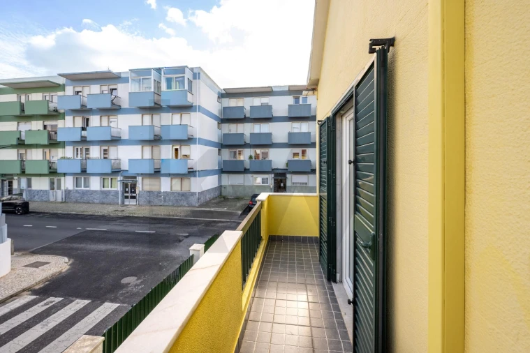 Moradia T3 para Venda em Carnaxide e Queijas Foto 13