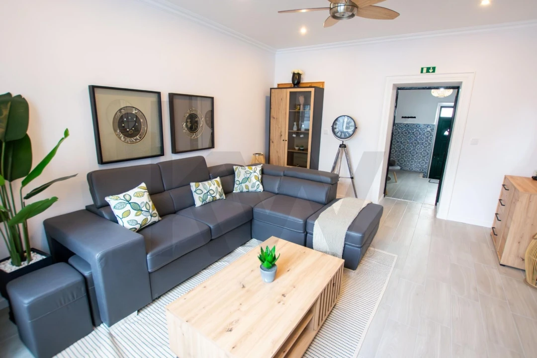 Moradia T5 para Venda em Ponta Delgada (São José) Foto 11