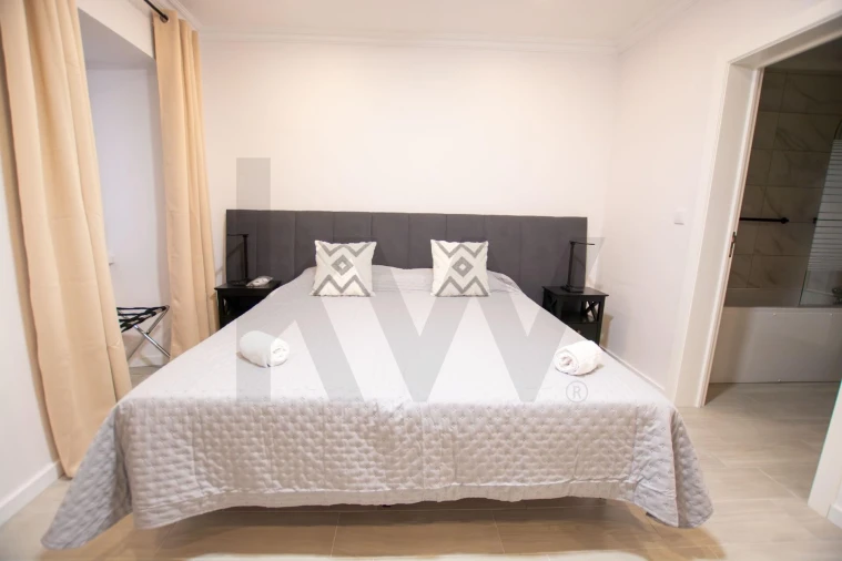 Moradia T5 para Venda em Ponta Delgada (São José) Foto 5