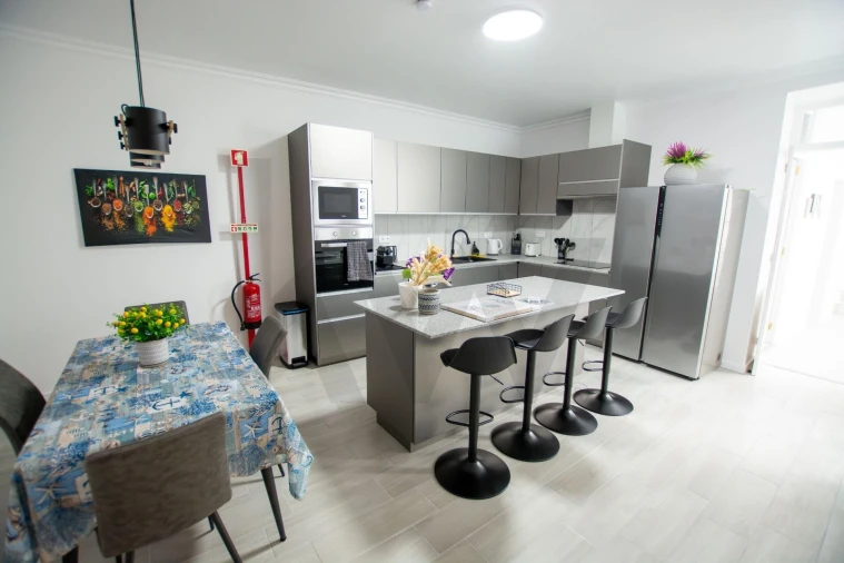 Moradia T5 para Venda em Ponta Delgada (São José) Foto 12