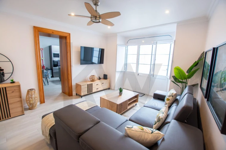 Moradia T5 para Venda em Ponta Delgada (São José) Foto 9