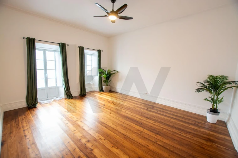 Moradia T5 para Venda em Ponta Delgada (São José) Foto 25