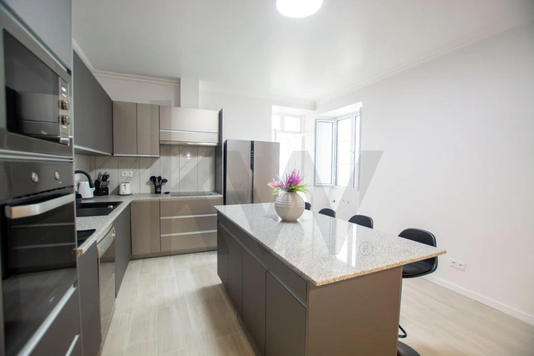 Moradia T5 para Venda em Ponta Delgada (São José) Foto 15