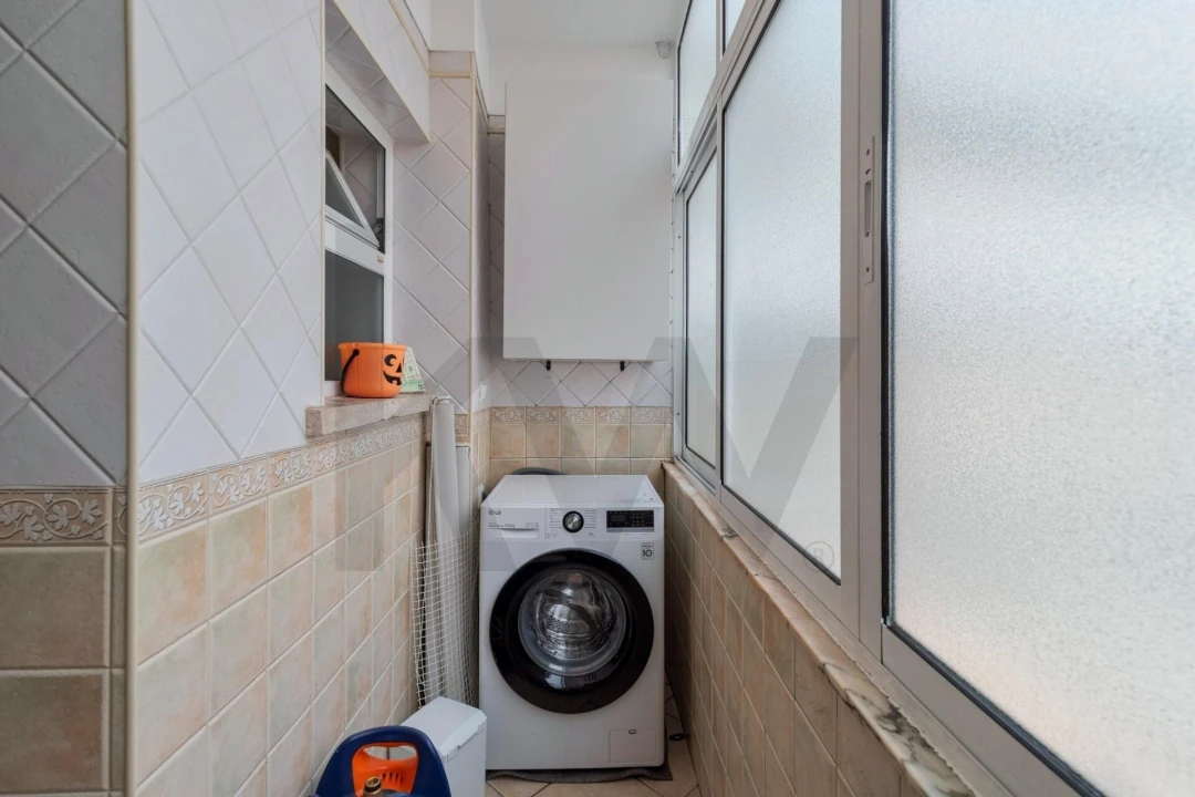 Apartamento T2 para Venda em Amora Foto 12