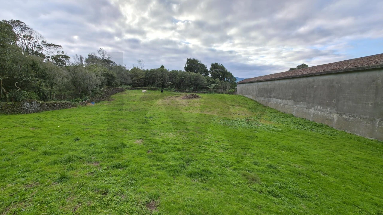 Terreno para Venda em Fenais da Luz Foto 6