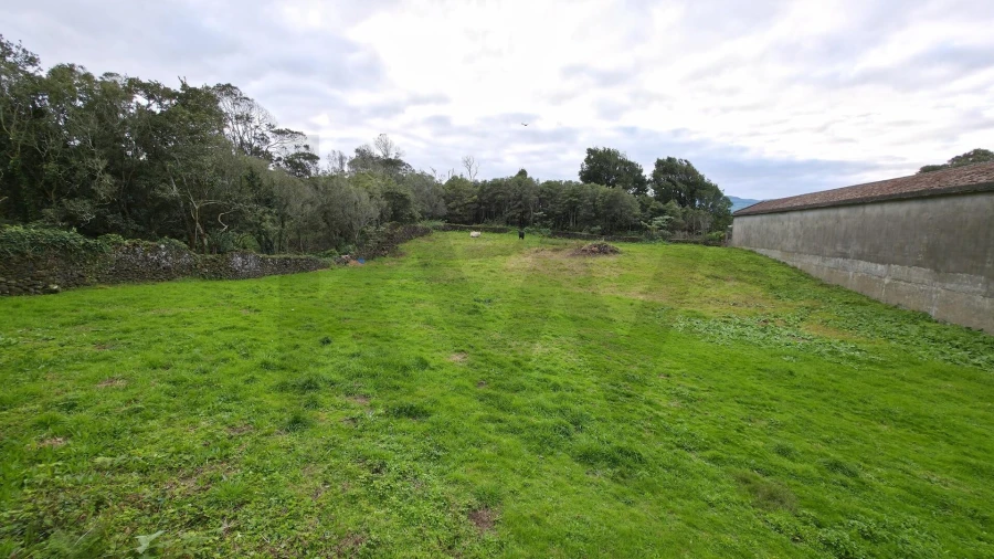 Terreno para Venda em Fenais da Luz Foto 4