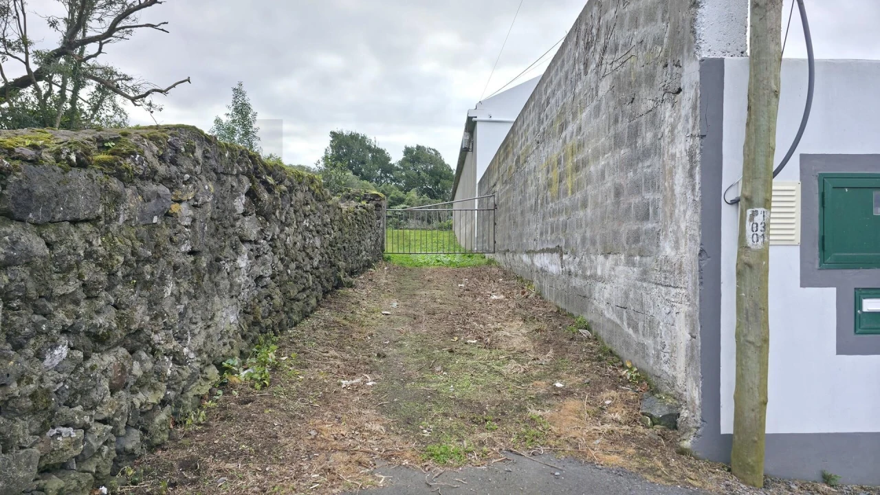 Terreno para Venda em Fenais da Luz Foto 2