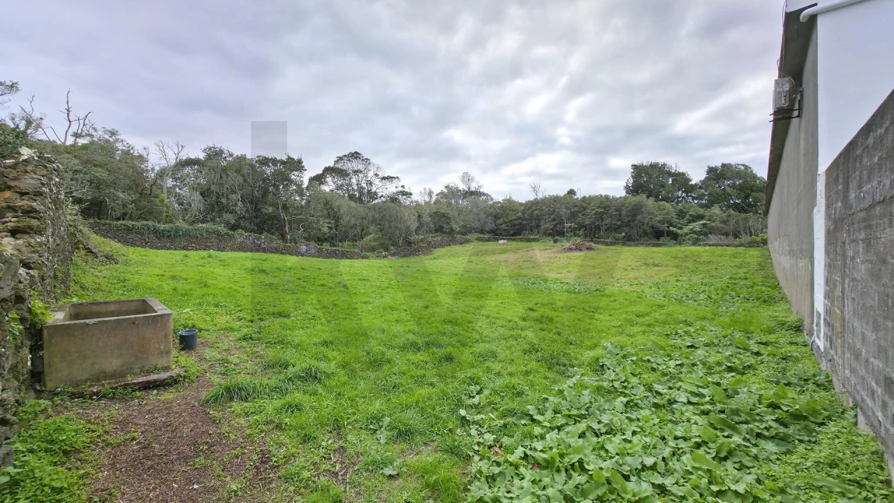 Terreno para Venda em Fenais da Luz Foto 3