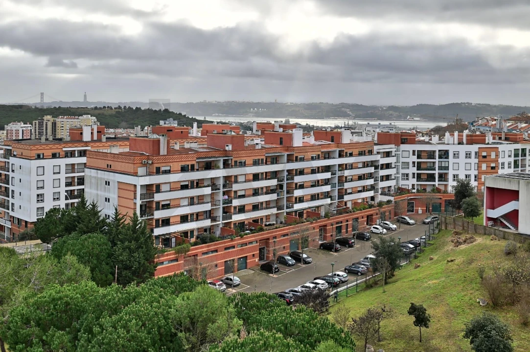 Apartamento T3 para Arrendamento em Algés, Linda-A-Velha e Cruz Quebrada-Dafundo Foto 38