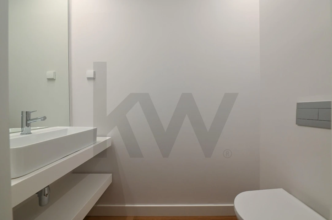 Apartamento T3 para Arrendamento em Algés, Linda-A-Velha e Cruz Quebrada-Dafundo Foto 13