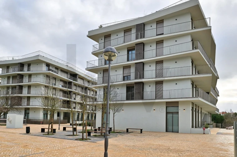 Apartamento T3 para Arrendamento em Algés, Linda-A-Velha e Cruz Quebrada-Dafundo Foto 39