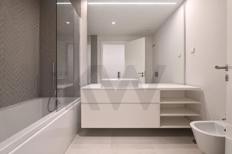 Apartamento T3 para Arrendamento em Algés, Linda-A-Velha e Cruz Quebrada-Dafundo Foto 23