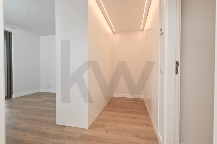 Apartamento T3 para Arrendamento em Algés, Linda-A-Velha e Cruz Quebrada-Dafundo Foto 24