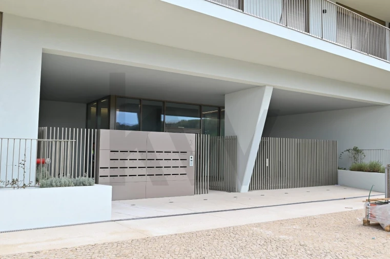 Apartamento T3 para Arrendamento em Algés, Linda-A-Velha e Cruz Quebrada-Dafundo Foto 3