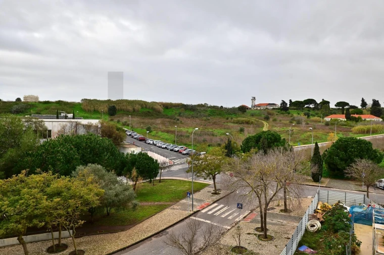 Apartamento T3 para Arrendamento em Algés, Linda-A-Velha e Cruz Quebrada-Dafundo Foto 7