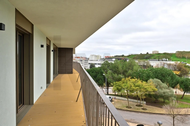 Apartamento T3 para Arrendamento em Algés, Linda-A-Velha e Cruz Quebrada-Dafundo Foto 28