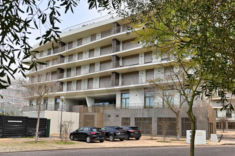 Apartamento T3 para Arrendamento em Algés, Linda-A-Velha e Cruz Quebrada-Dafundo Foto 2