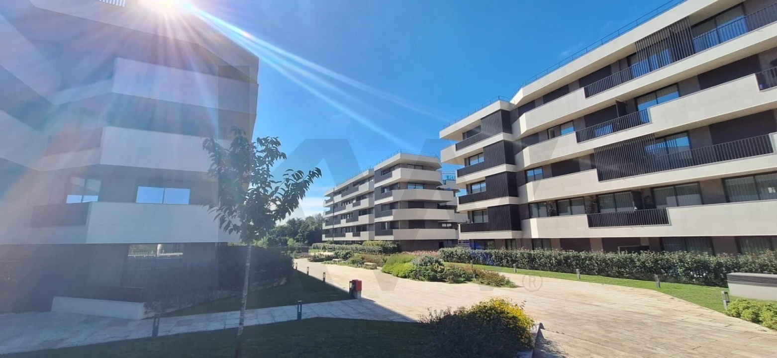 Apartamento T2 para Venda em Santa Maria da Feira, Travanca, Sanfins e Espargo Foto 1