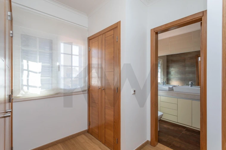 Moradia T4 para Venda em Santo Estêvão Foto 25