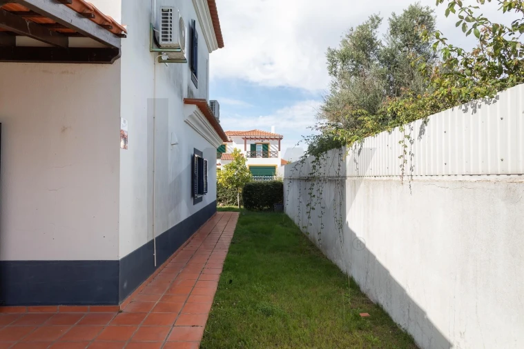 Moradia T4 para Venda em Santo Estêvão Foto 46