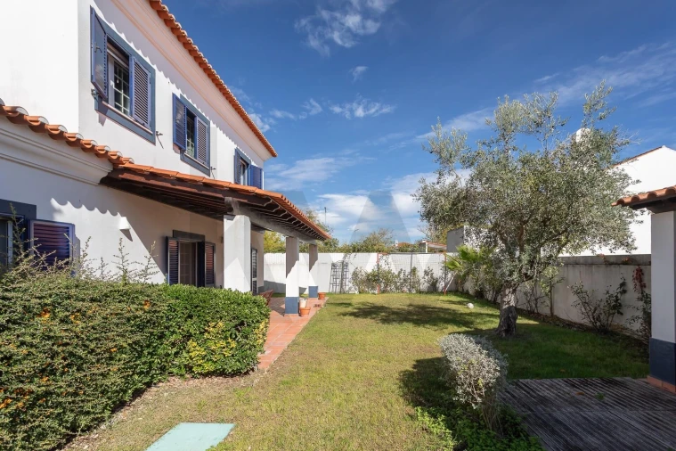 Moradia T4 para Venda em Santo Estêvão Foto 52