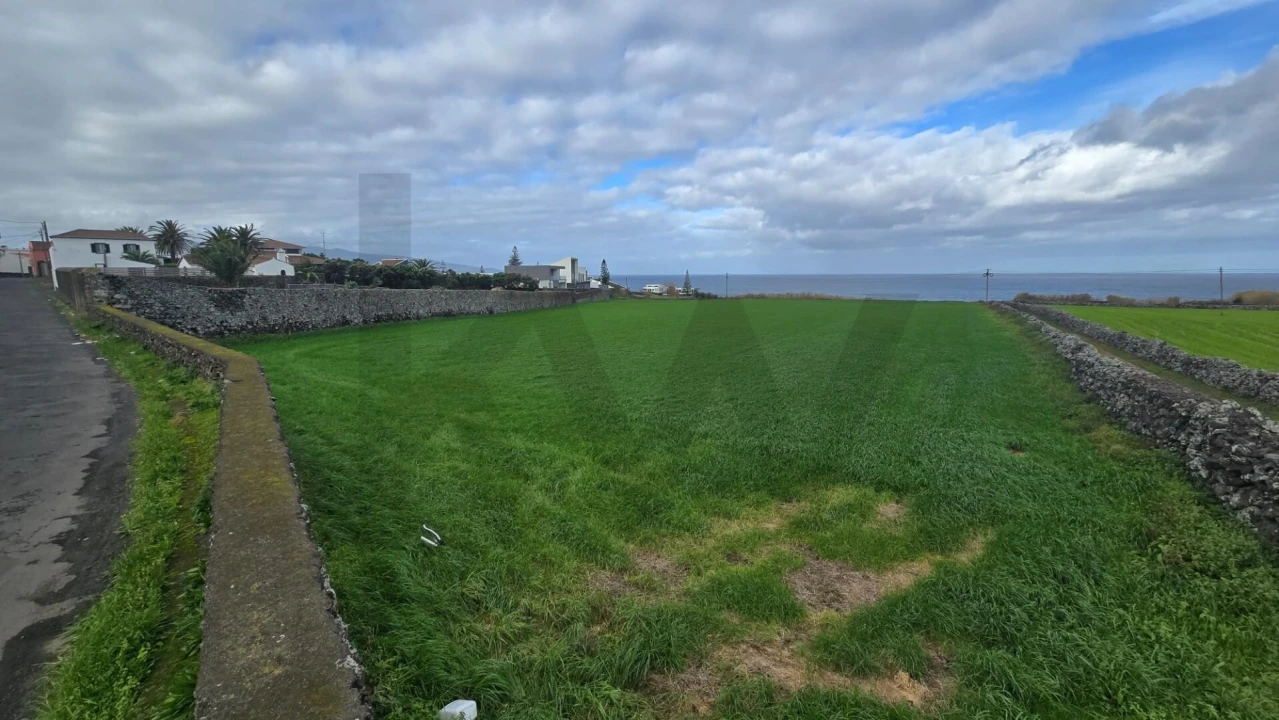 Terreno para Venda em Rabo de Peixe Foto 8