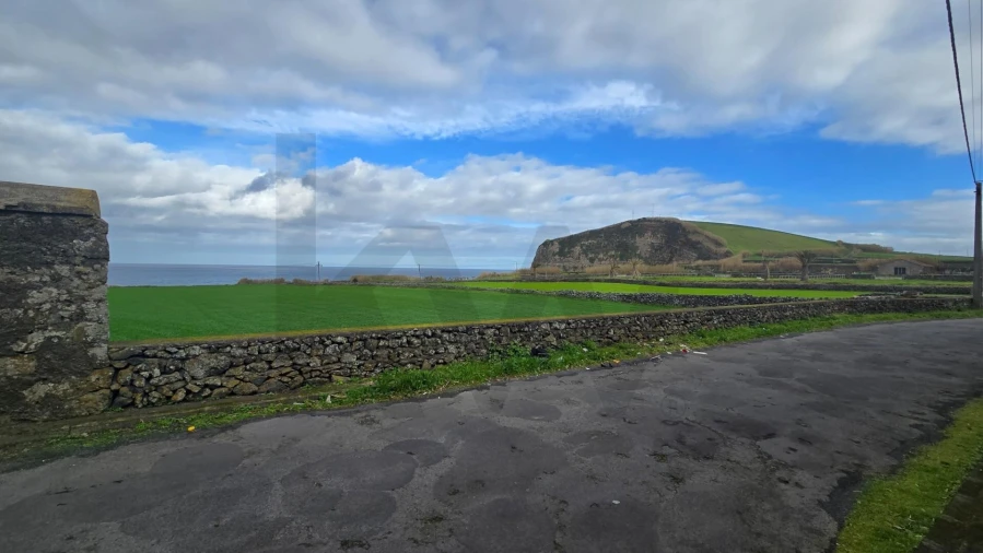 Terreno para Venda em Rabo de Peixe Foto 4