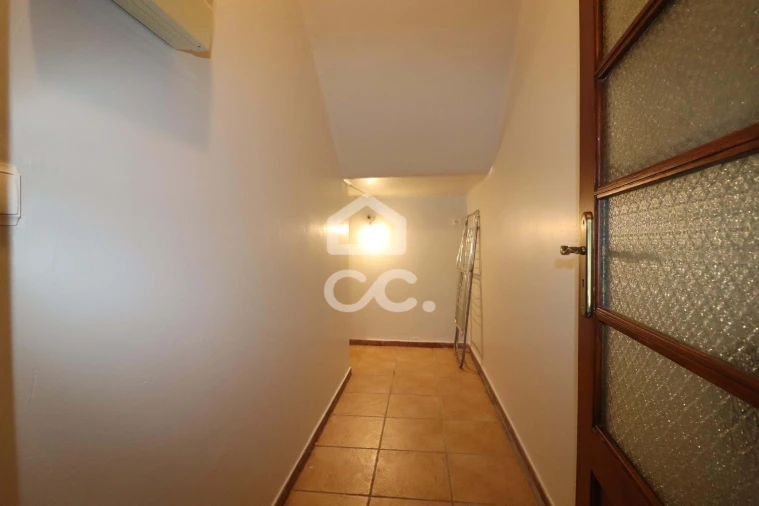 Apartamento T3 para Arrendamento em Sé Nova, Santa Cruz, Almedina e São Bartolomeu Foto 13