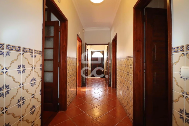 Apartamento T3 para Arrendamento em Sé Nova, Santa Cruz, Almedina e São Bartolomeu Foto 14