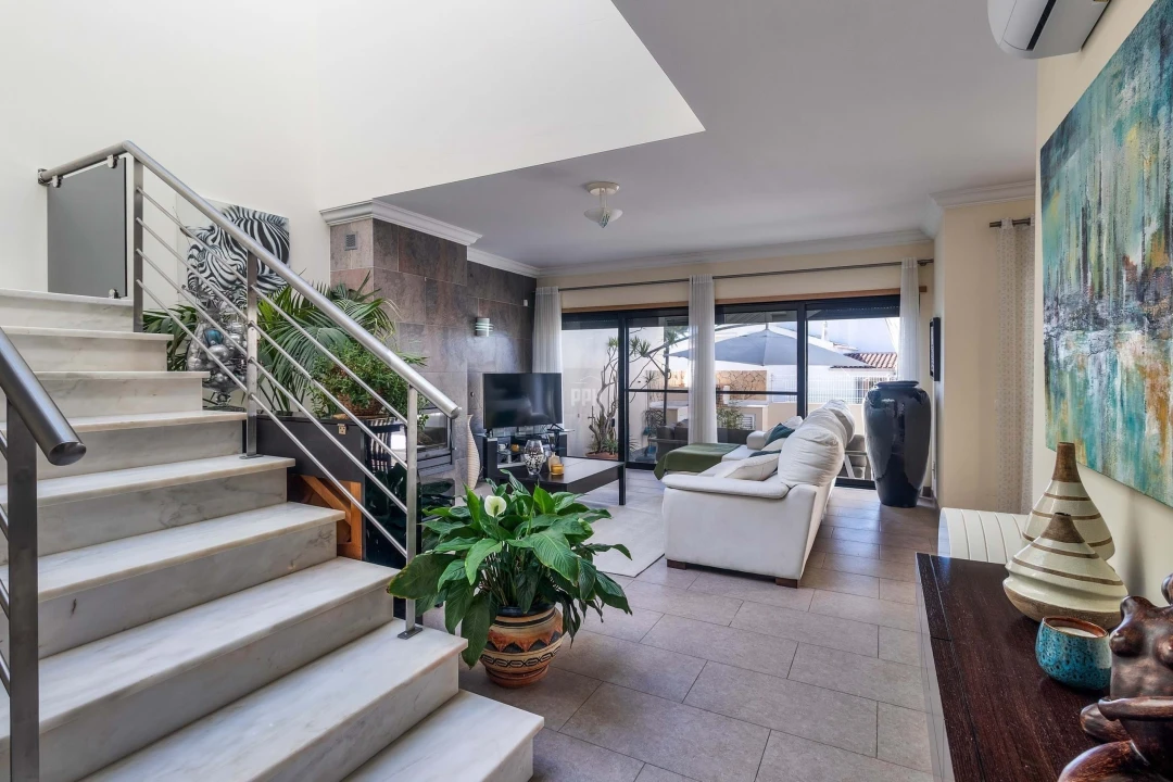 Prédio para Venda em Quarteira Foto 5