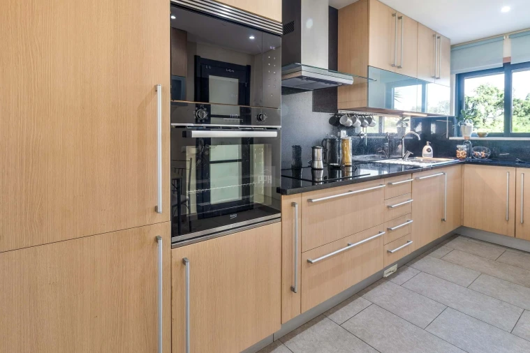 Prédio para Venda em Quarteira Foto 11