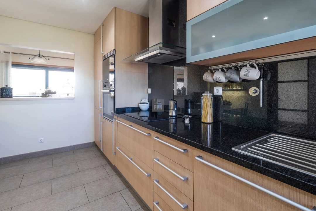 Prédio para Venda em Quarteira Foto 12