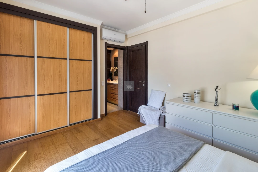 Prédio para Venda em Quarteira Foto 19