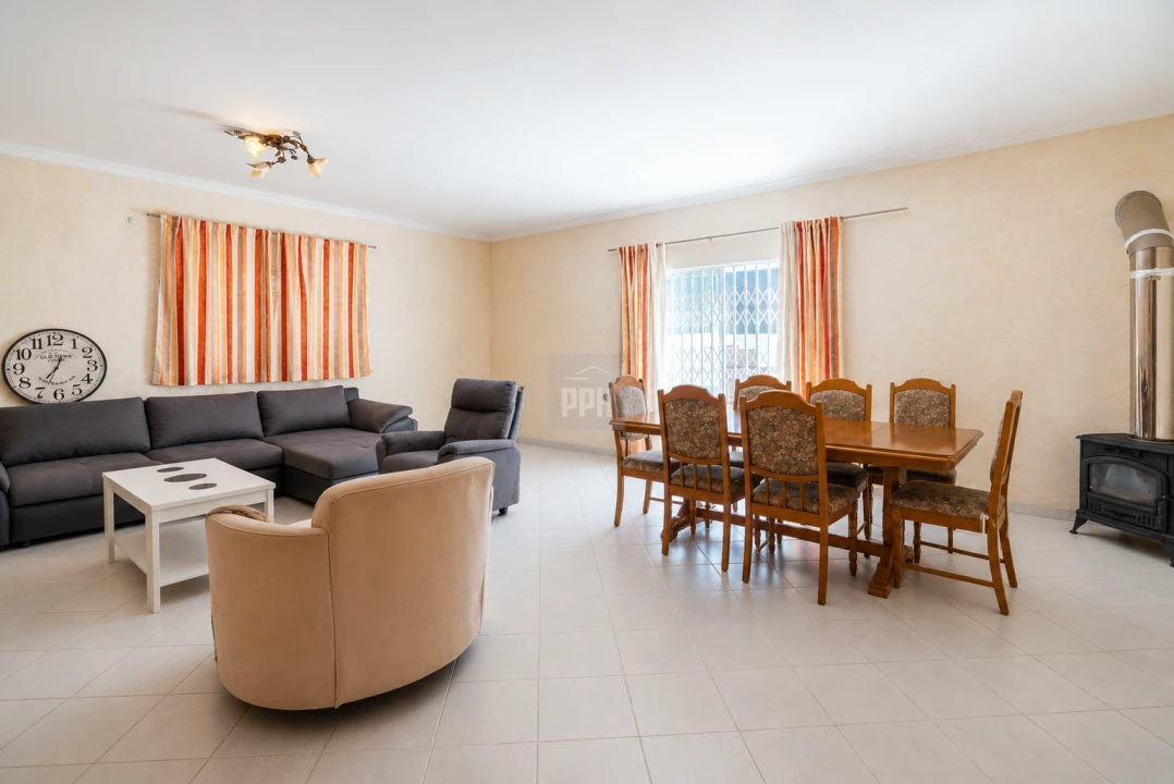 Apartamento T3 para Venda em Quarteira Foto 6