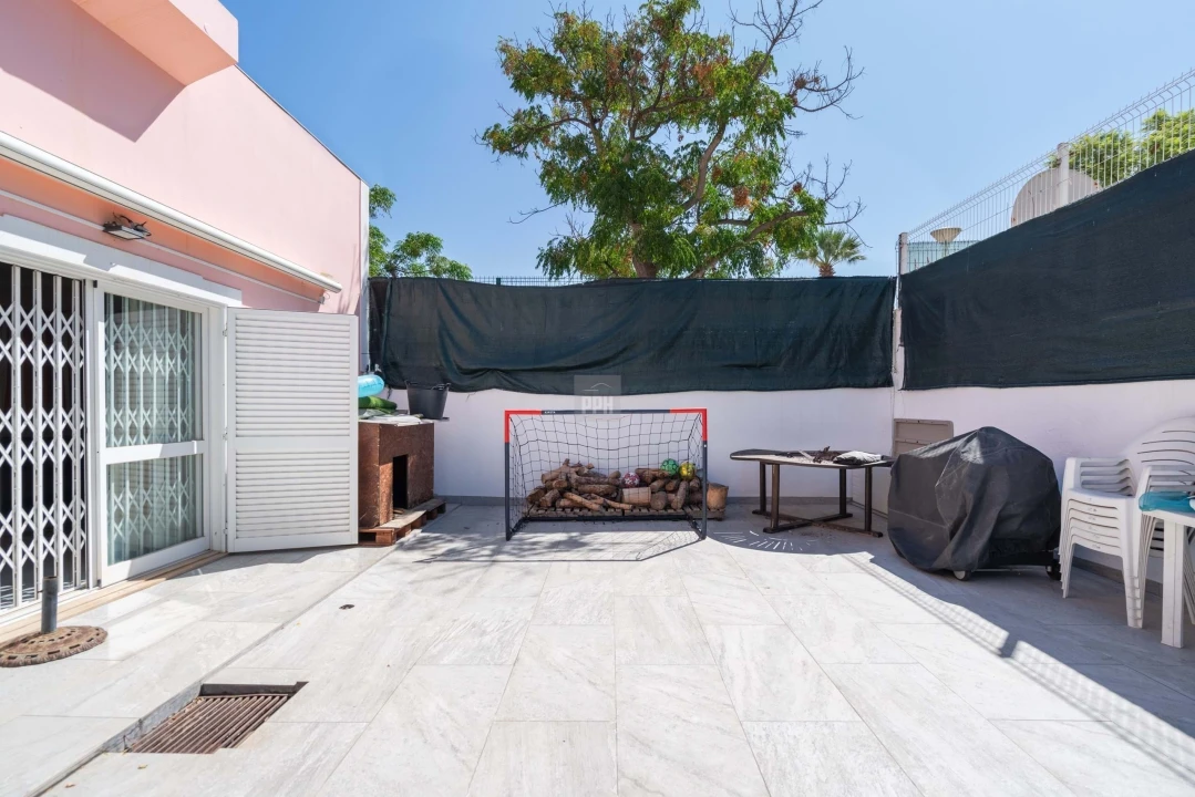 Apartamento T3 para Venda em Quarteira Foto 2