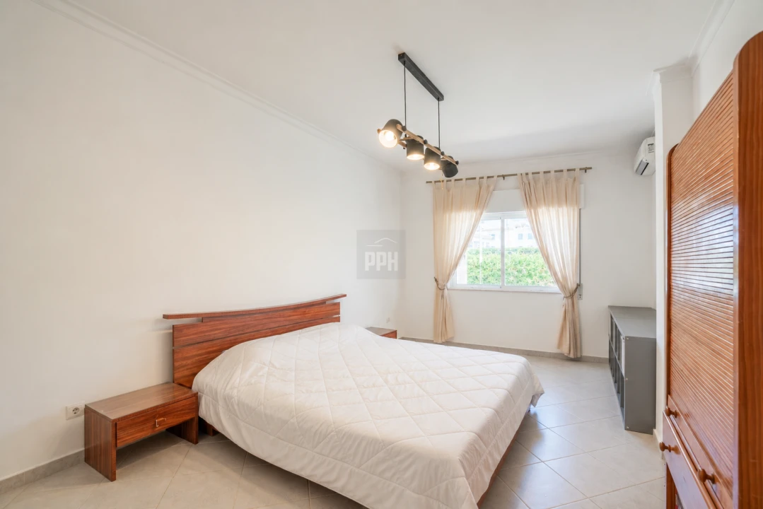 Apartamento T3 para Venda em Quarteira Foto 14