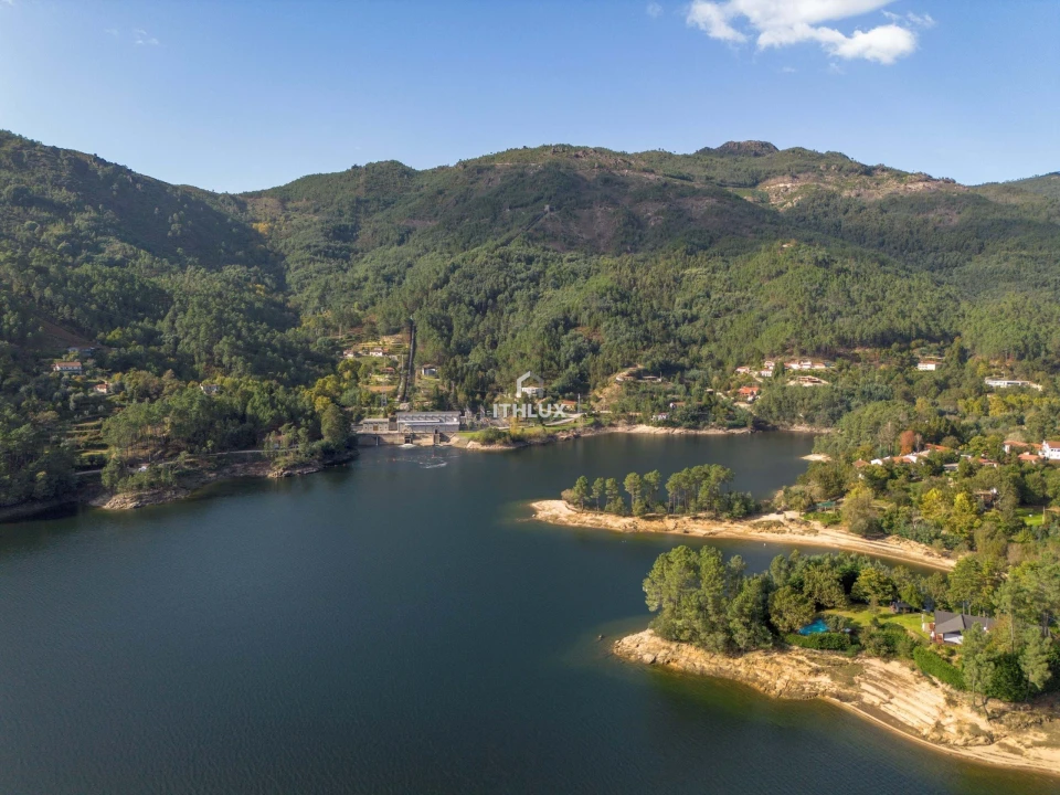 Moradia T4 para Venda em Vilar da Veiga Foto 4