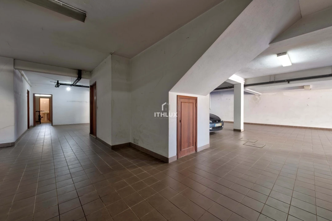 Moradia T8 para Venda em Arcozelo Foto 61