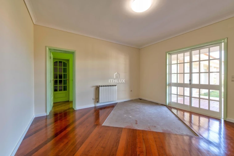 Moradia T8 para Venda em Arcozelo Foto 23