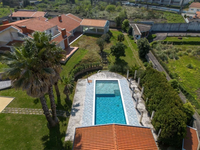 Moradia T8 para Venda em Arcozelo Foto 71