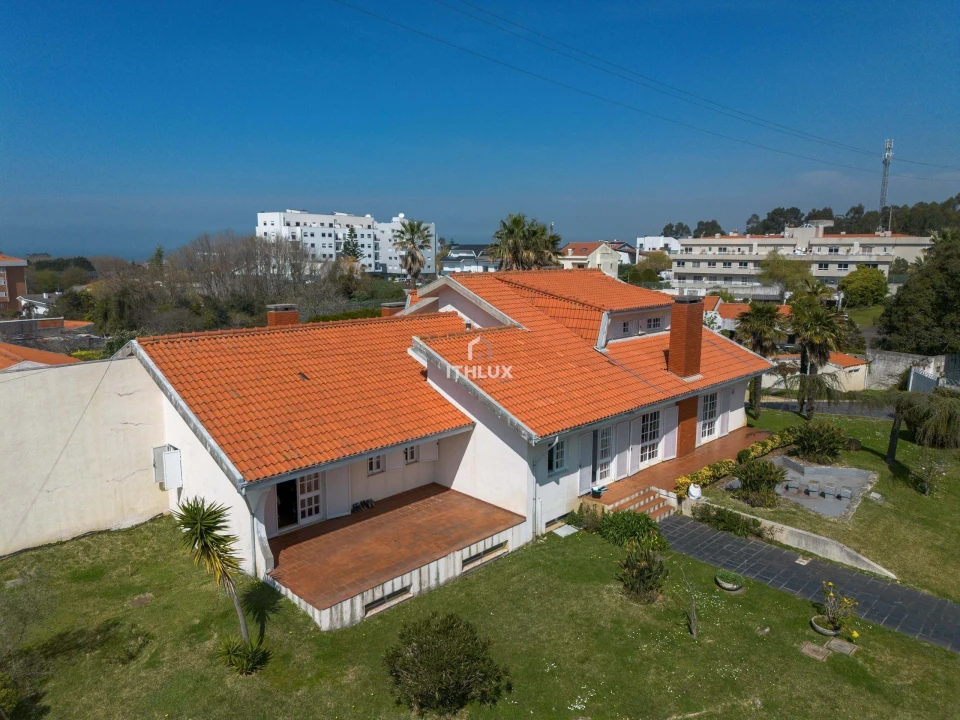 Moradia T8 para Venda em Arcozelo Foto 69